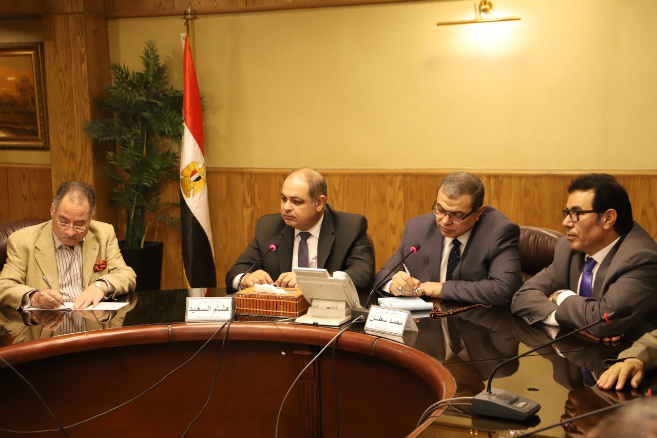 نقابة المهن التعليمية والبترول واتحاد مصر ينظما مؤتمر توظيف بالإسكندرية