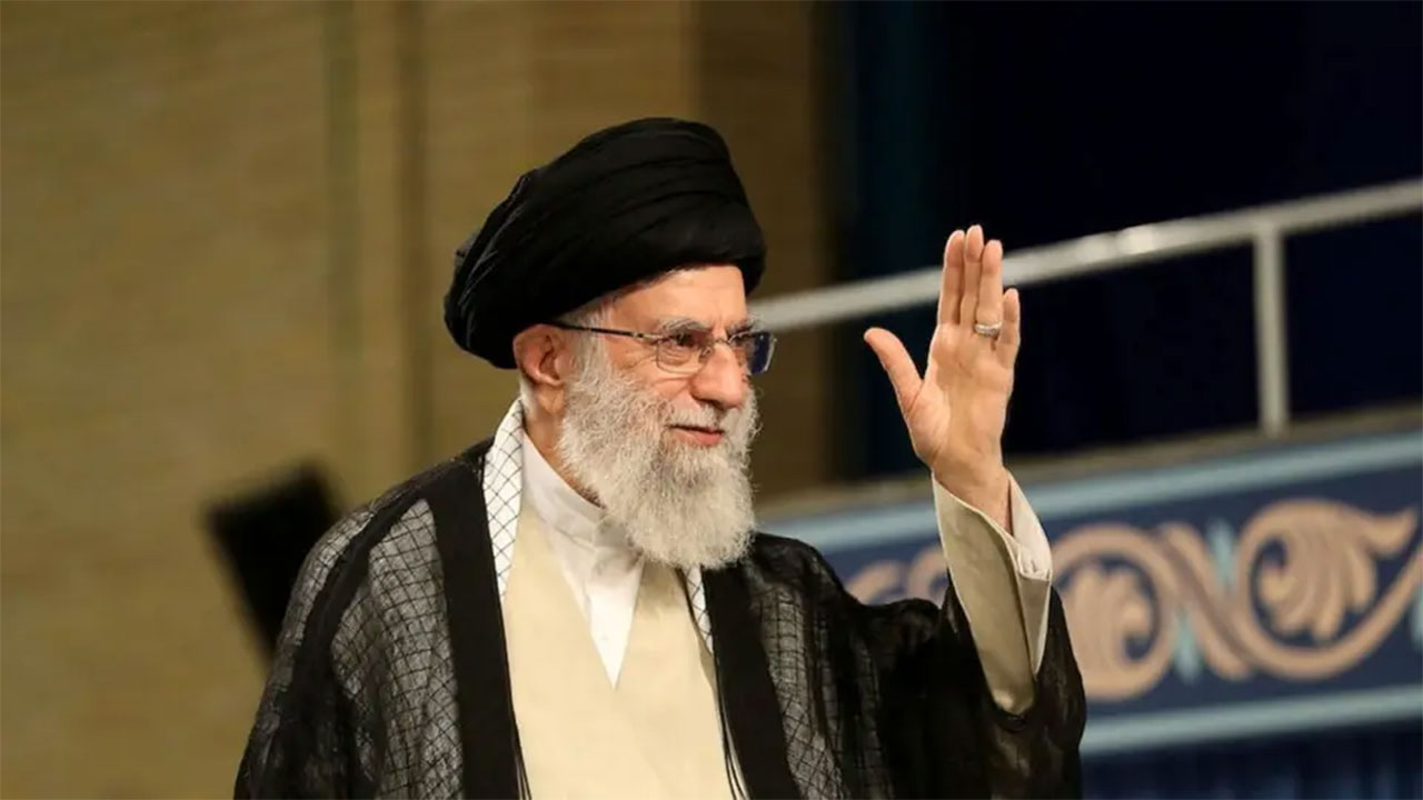 المعارضة في إيران  تطالب خامنئى بالرحيل