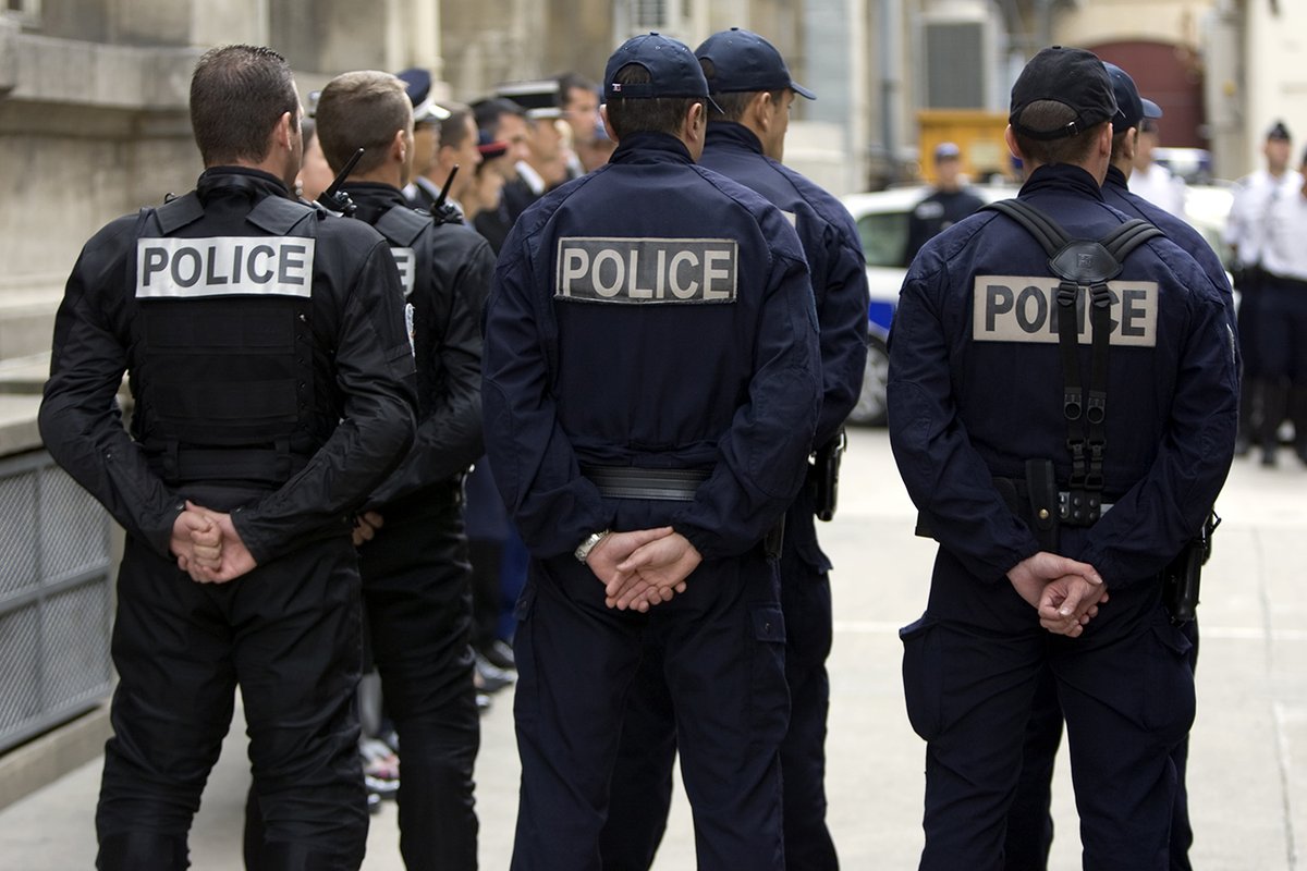 السلطات الفرنسية تصدر قرارا بعد التسامح نهائيا مع العنصرية