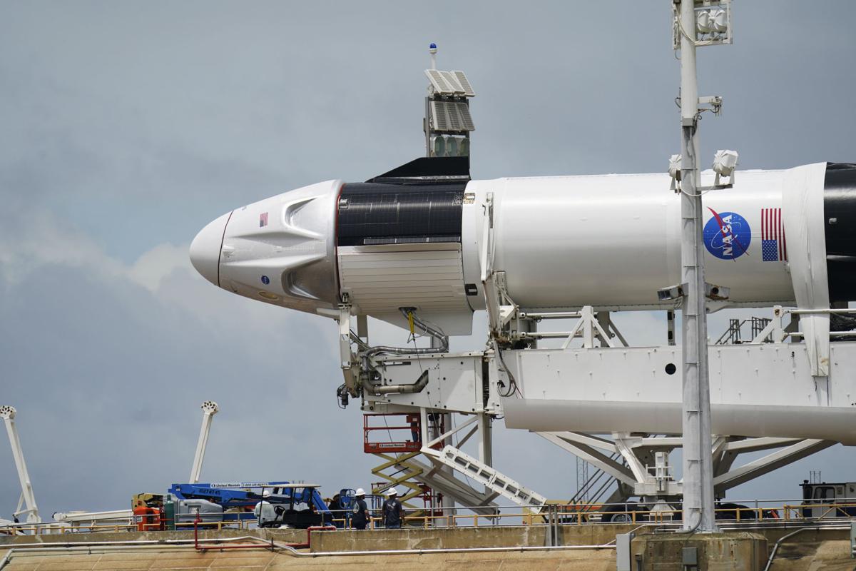 كبسولة SpaceX فى طريقها لعصر جديد لرحلات فضاء الهواة والشعراء