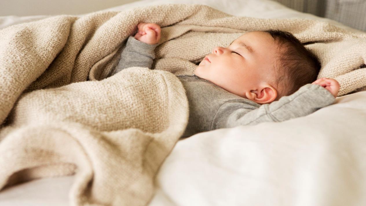 موت الرضيع أثناء النوم… كيف تحمين طفلك