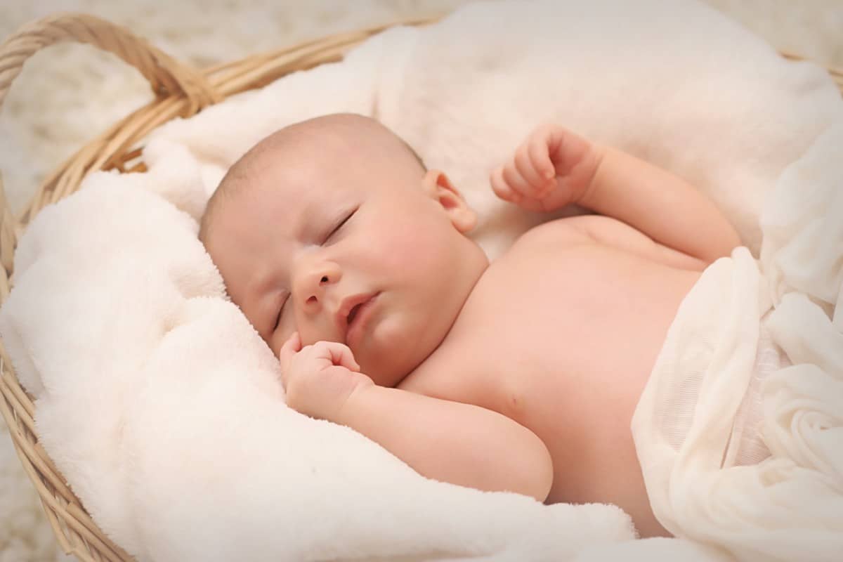 طرق التنفس الطبيعي وغير الطبيعي عند الطفل حديثي الولادة